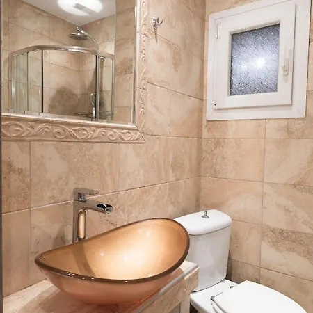 Lassani Cozy And Quiet, 2 Bedroom Apartm With Spacious Balcony Apartament