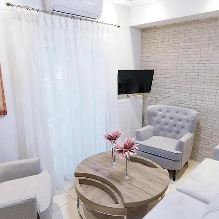 Apartament Lassani Cozy And Quiet, 2 Bedroom Apartm With Spacious Balcony *
