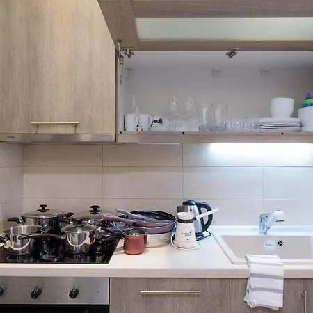 Apartament Lassani Cozy And Quiet, 2 Bedroom Apartm With Spacious Balcony