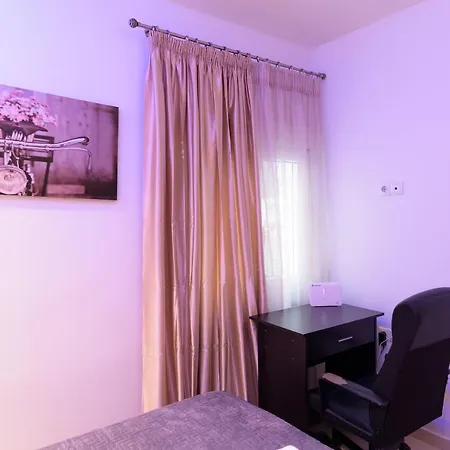Apartament Lassani Cozy And Quiet, 2 Bedroom Apartm With Spacious Balcony
